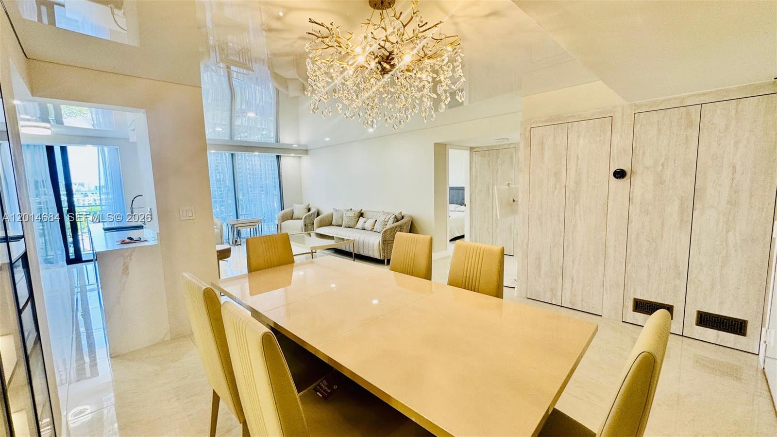 WINSTON TOWERS 600 CONDO - Residential
