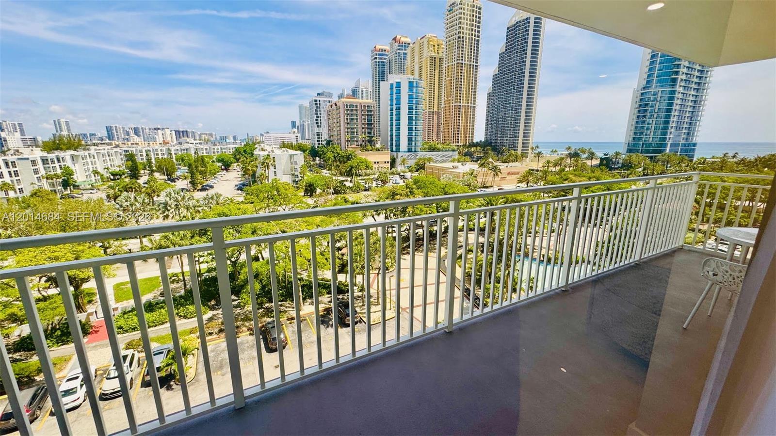 WINSTON TOWERS 600 CONDO - Residential