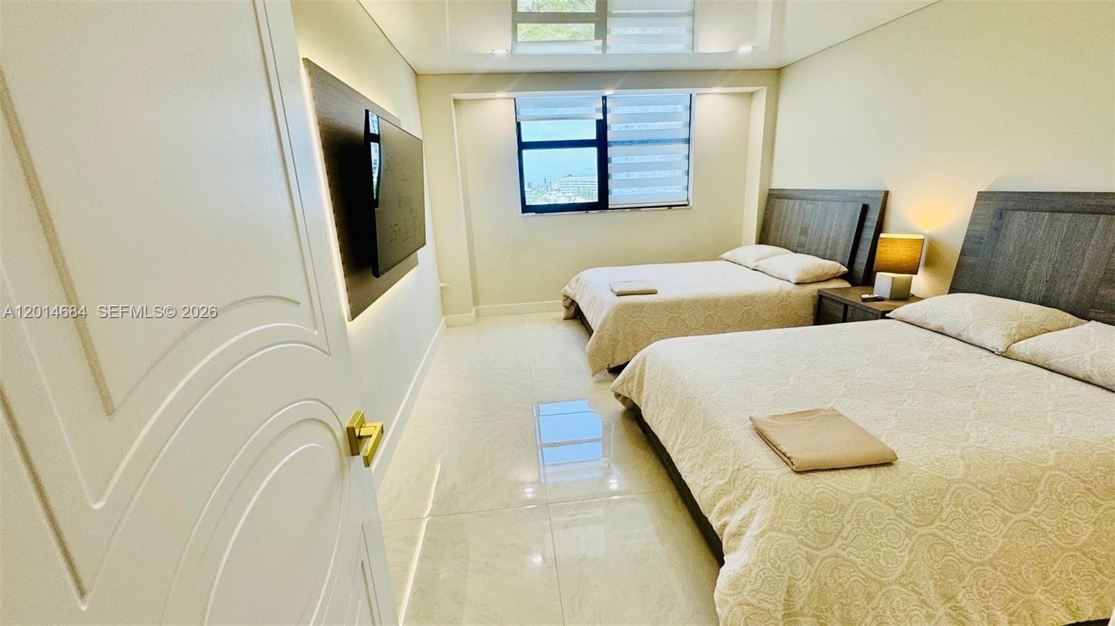 WINSTON TOWERS 600 CONDO - Residential
