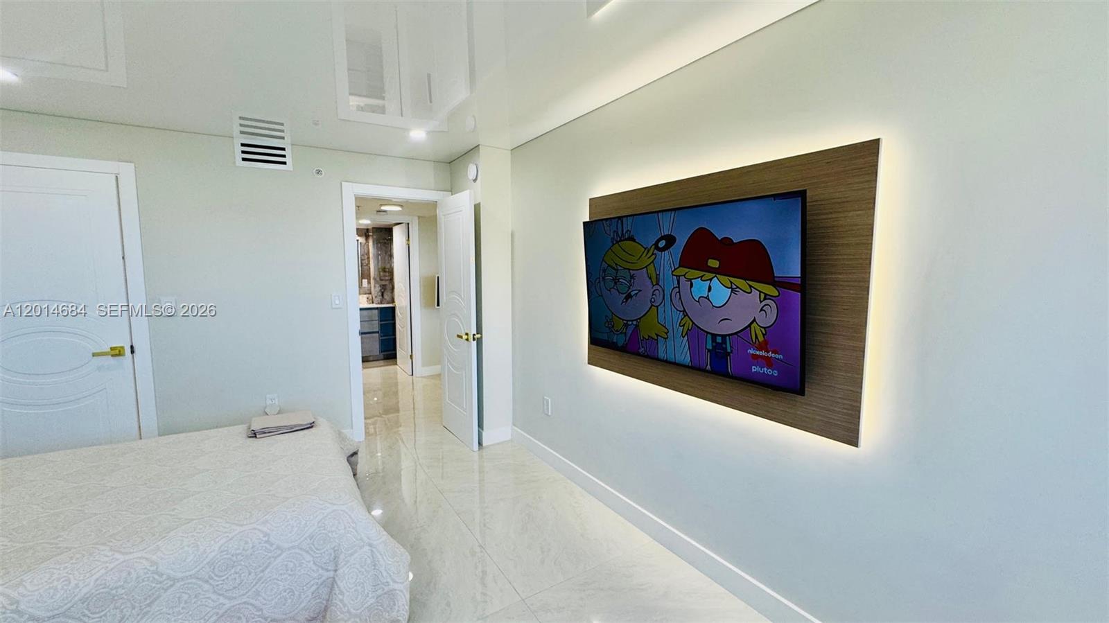 WINSTON TOWERS 600 CONDO - Residential