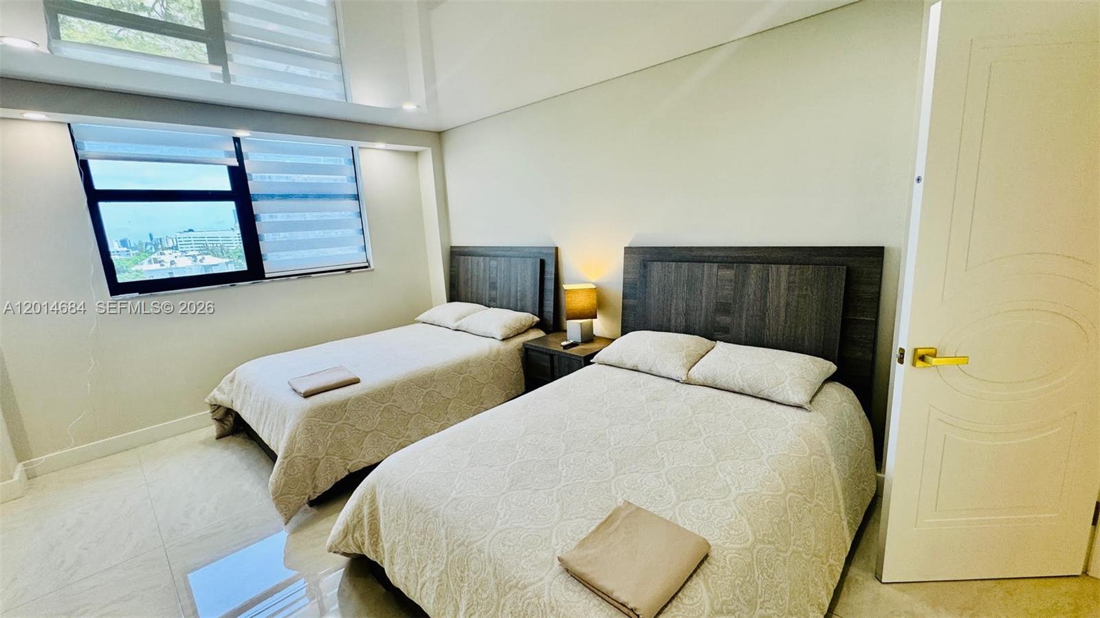 WINSTON TOWERS 600 CONDO - Residential