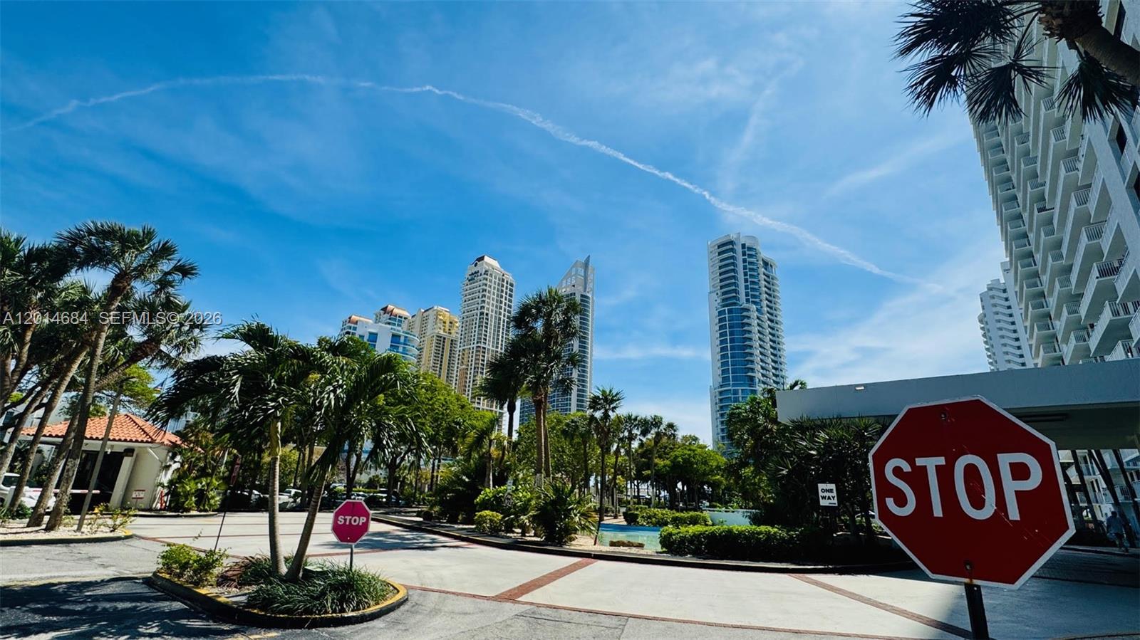 WINSTON TOWERS 600 CONDO - Residential