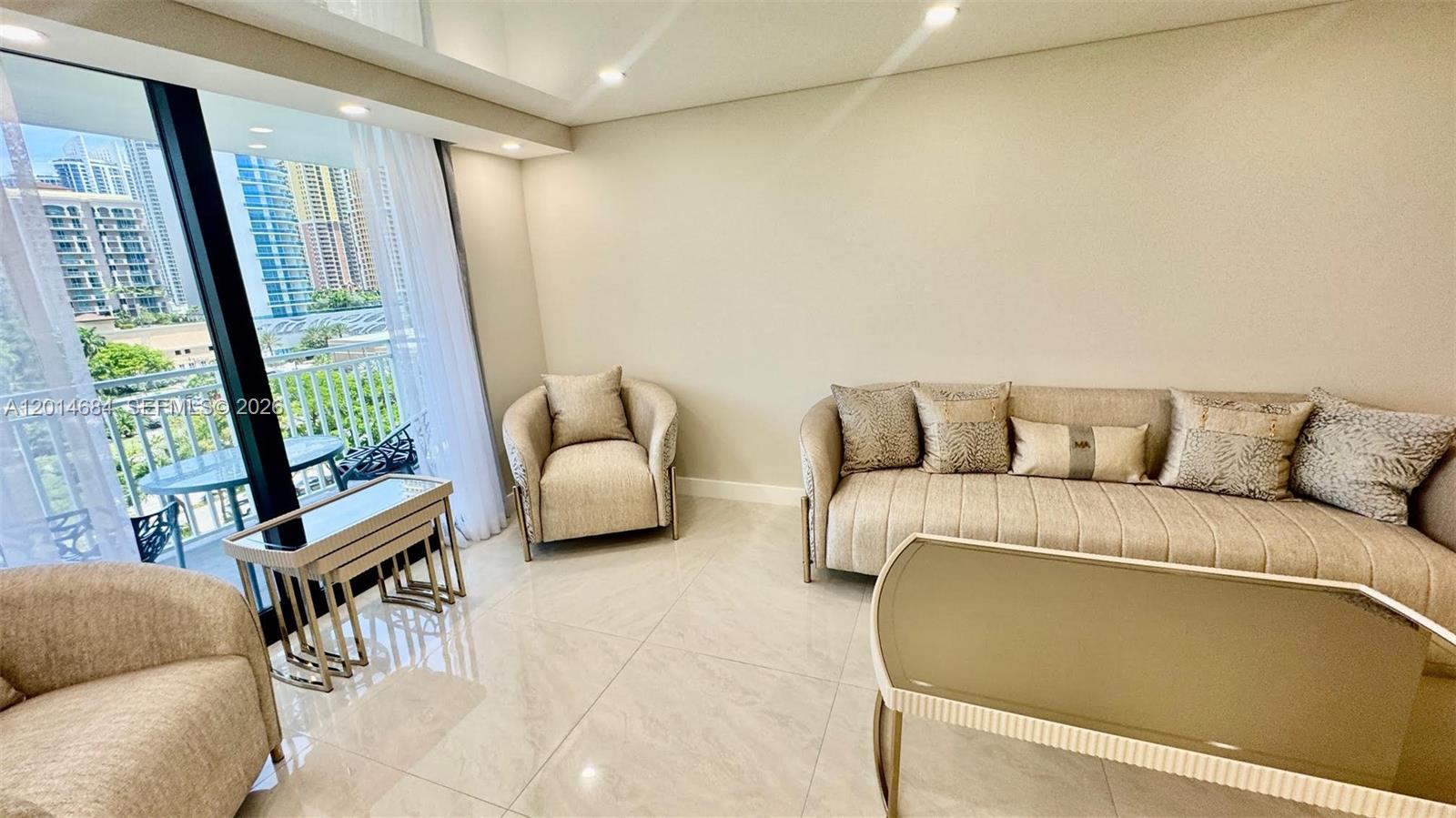 WINSTON TOWERS 600 CONDO - Residential