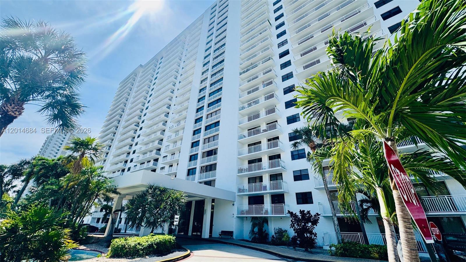 WINSTON TOWERS 600 CONDO - Residential