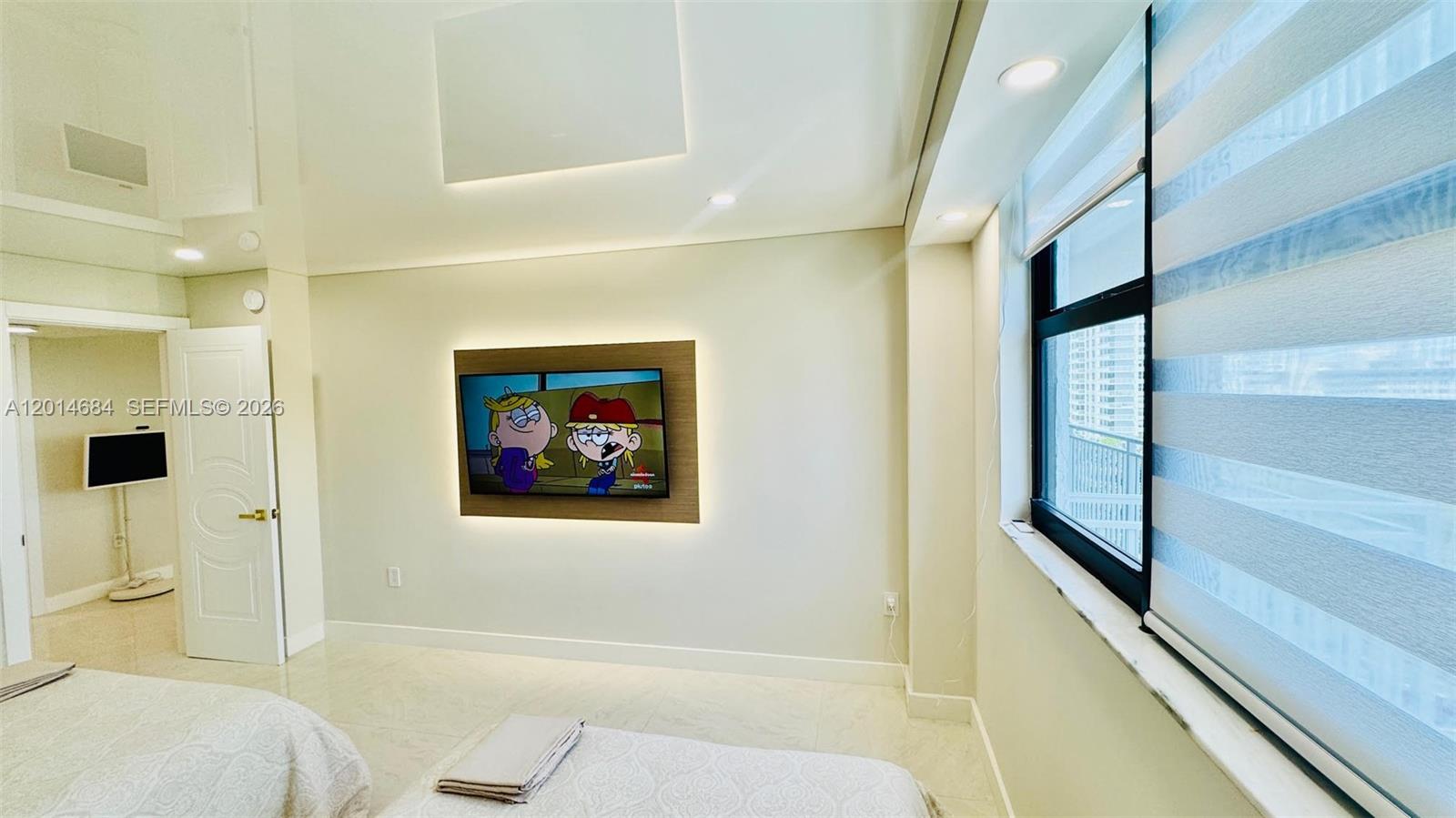 WINSTON TOWERS 600 CONDO - Residential