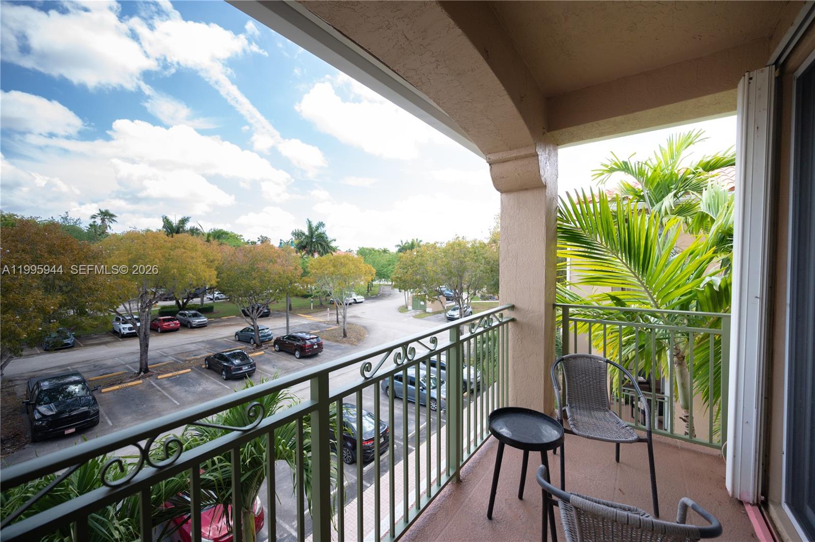 THE COURTS AT DORAL ISLES - Residential