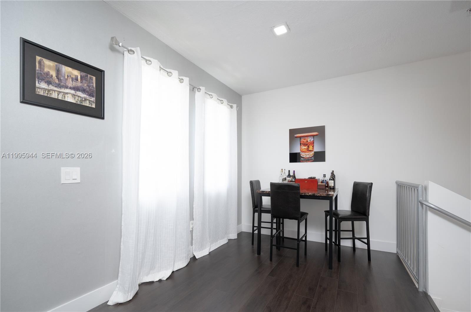 THE COURTS AT DORAL ISLES - Residential