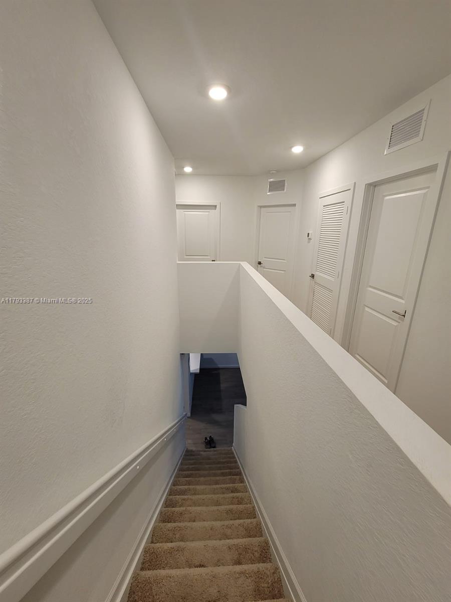 ROYAL HOMES WEST - Residential