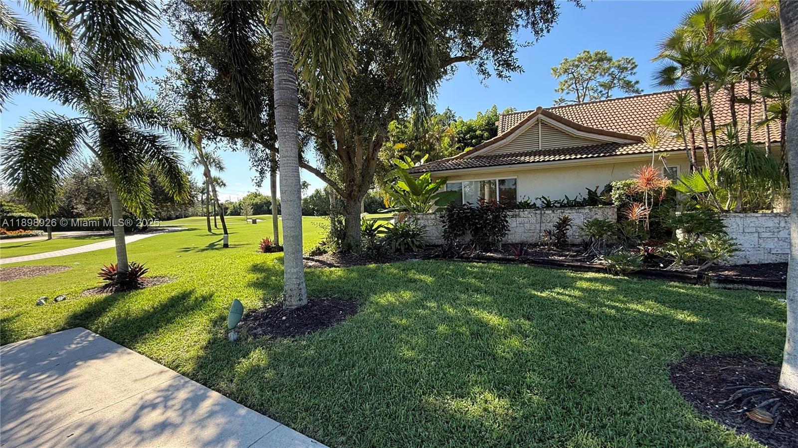 BOCA WOODS COUNTRY CLUB P - Residential Lease