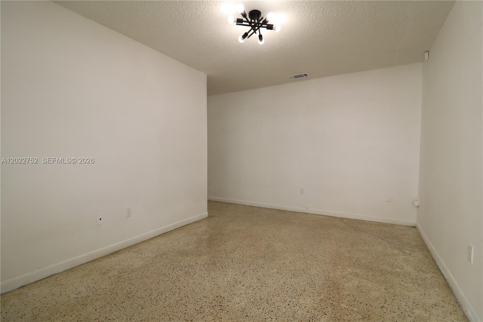 951 SW 7th St 5