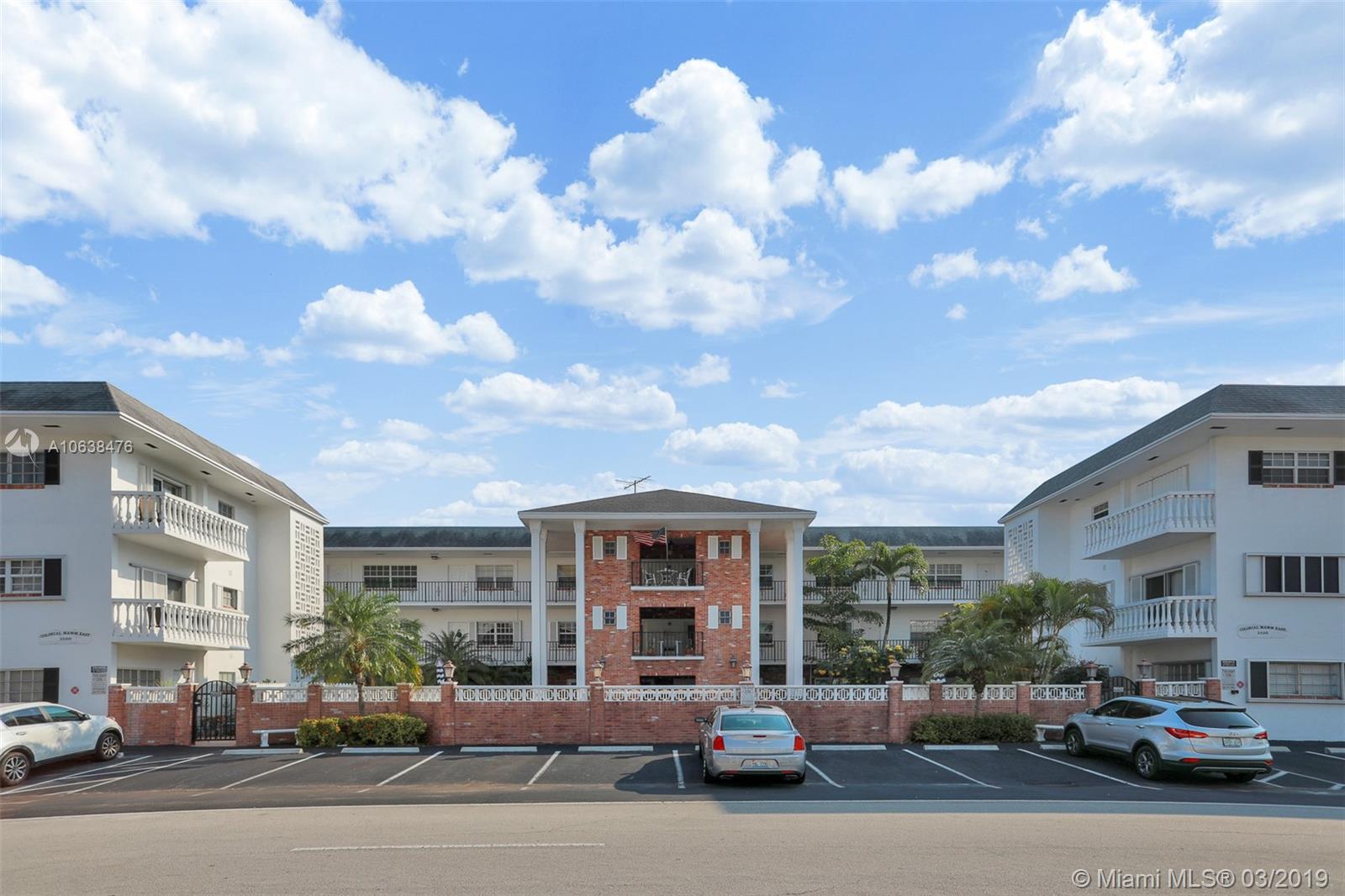 LOCATION! LOCATION! Large 1 bedroom 1 1/2 bath with new water heater. Located behind Galleria Mall, walking distance to the beach, Starbucks, George English Park, Bonnet House and many restaurants. Community has a pool and is gated. 55+ community and can rent after 1 year of ownership.