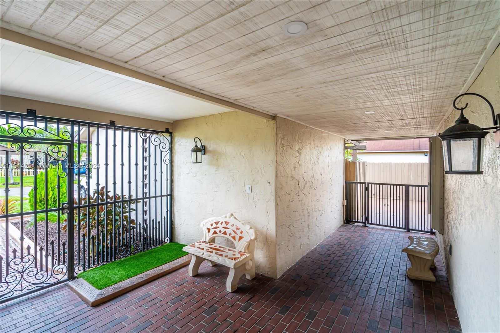 COUNTRY LAKE MANORS SEC 3 - Residential Lease