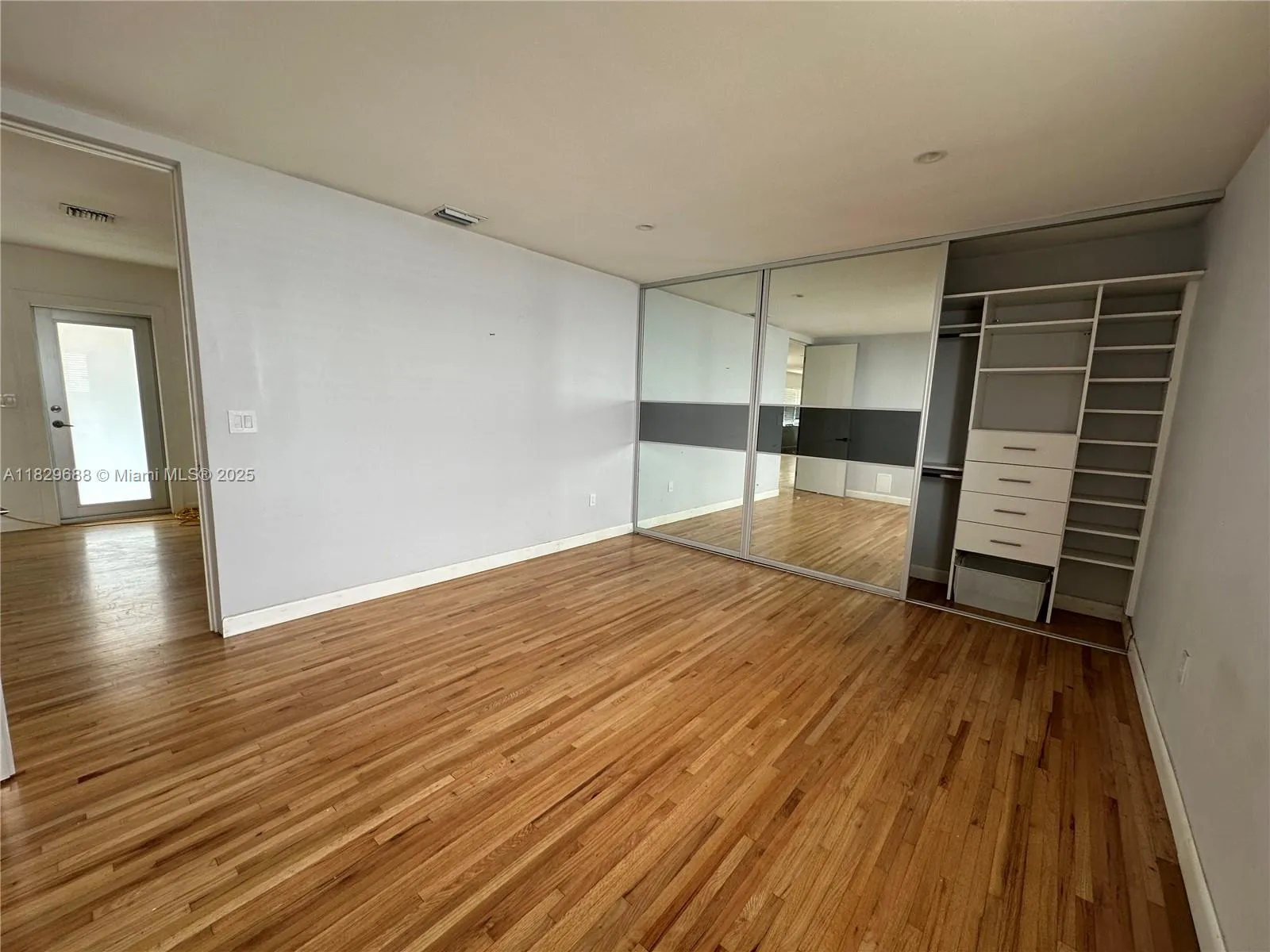 Miami, Florida 33129, United States, 3 Bedrooms Bedrooms, ,2 BathroomsBathrooms,Residential,Active,160702