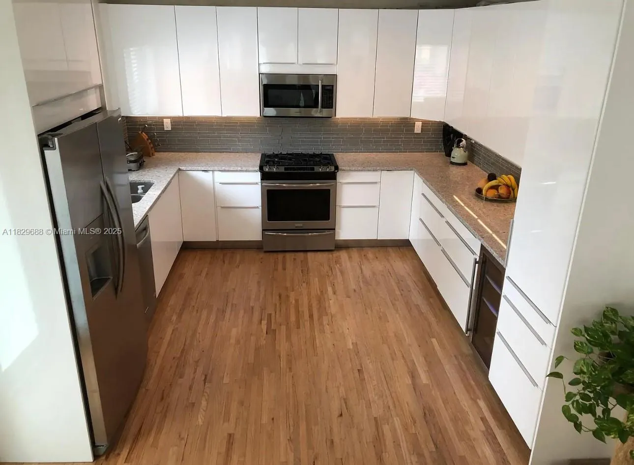 Miami, Florida 33129, United States, 3 Bedrooms Bedrooms, ,2 BathroomsBathrooms,Residential,Active,160702