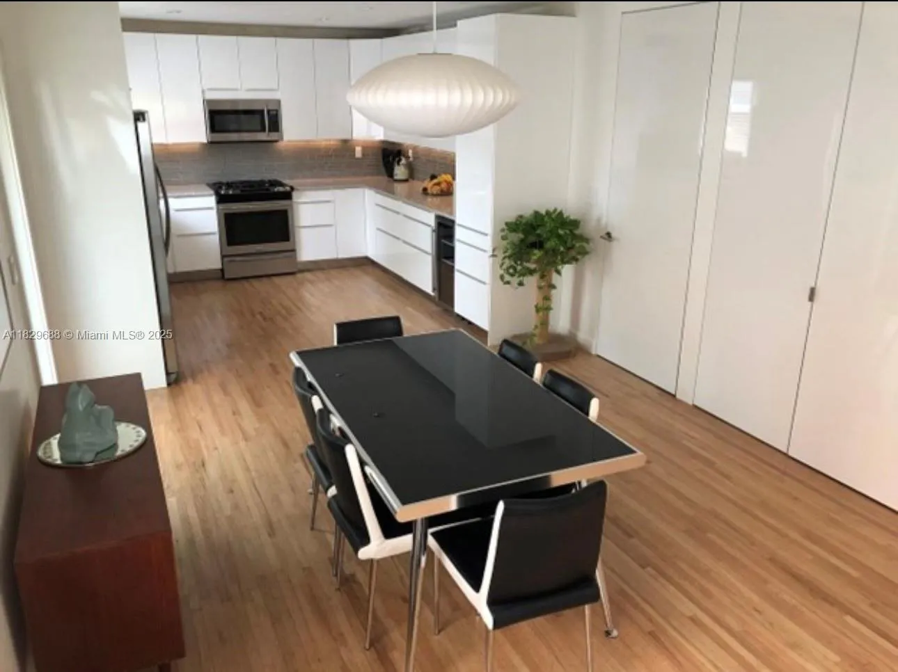 Miami, Florida 33129, United States, 3 Bedrooms Bedrooms, ,2 BathroomsBathrooms,Residential,Active,160702