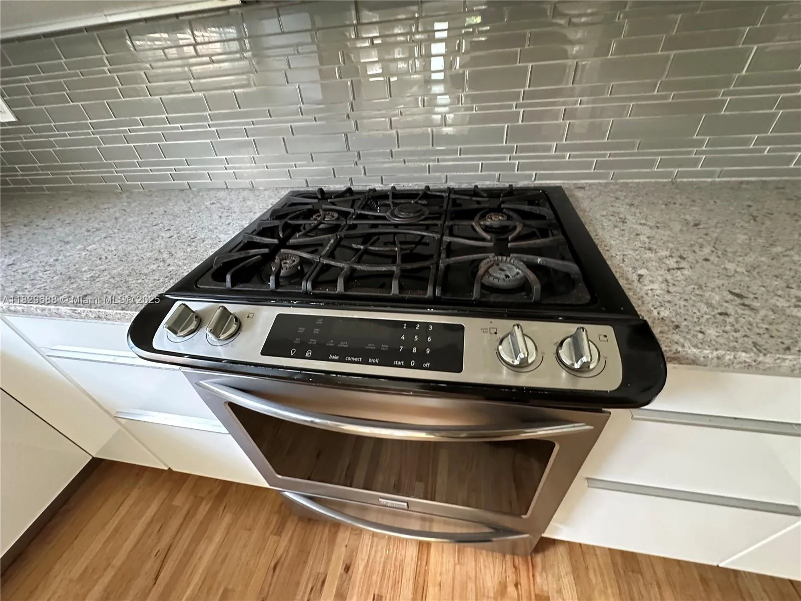 Miami, Florida 33129, United States, 3 Bedrooms Bedrooms, ,2 BathroomsBathrooms,Residential,Active,160702