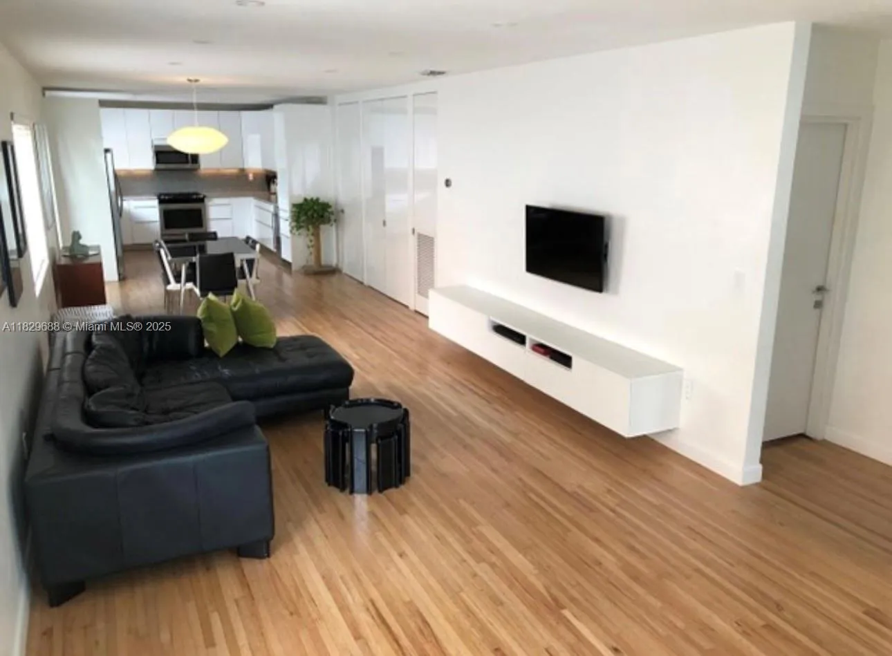 Miami, Florida 33129, United States, 3 Bedrooms Bedrooms, ,2 BathroomsBathrooms,Residential,Active,160702