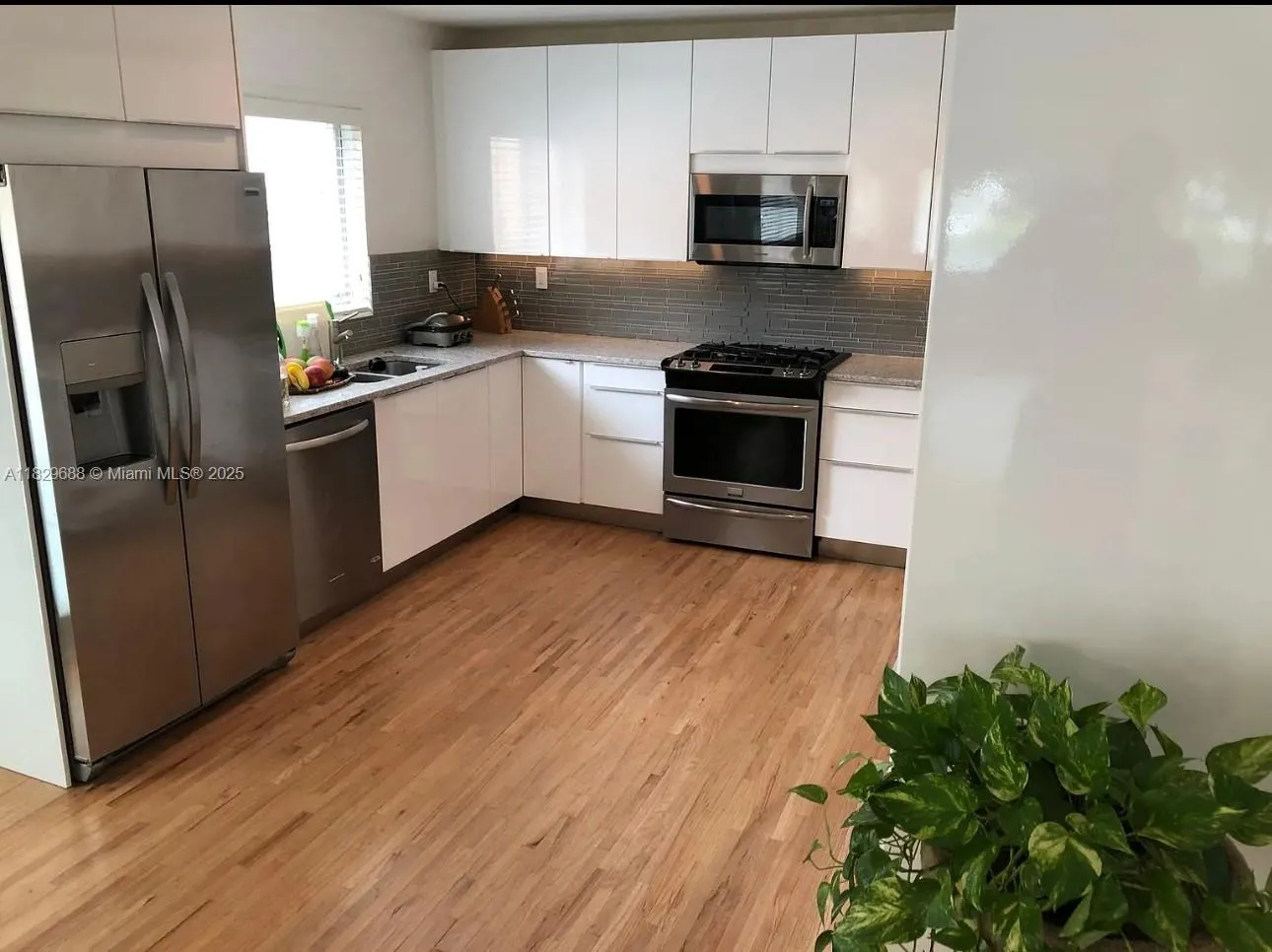 Miami, Florida 33129, United States, 3 Bedrooms Bedrooms, ,2 BathroomsBathrooms,Residential,Active,160702