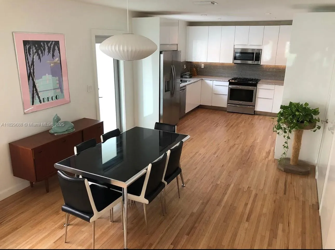 Miami, Florida 33129, United States, 3 Bedrooms Bedrooms, ,2 BathroomsBathrooms,Residential,Active,160702