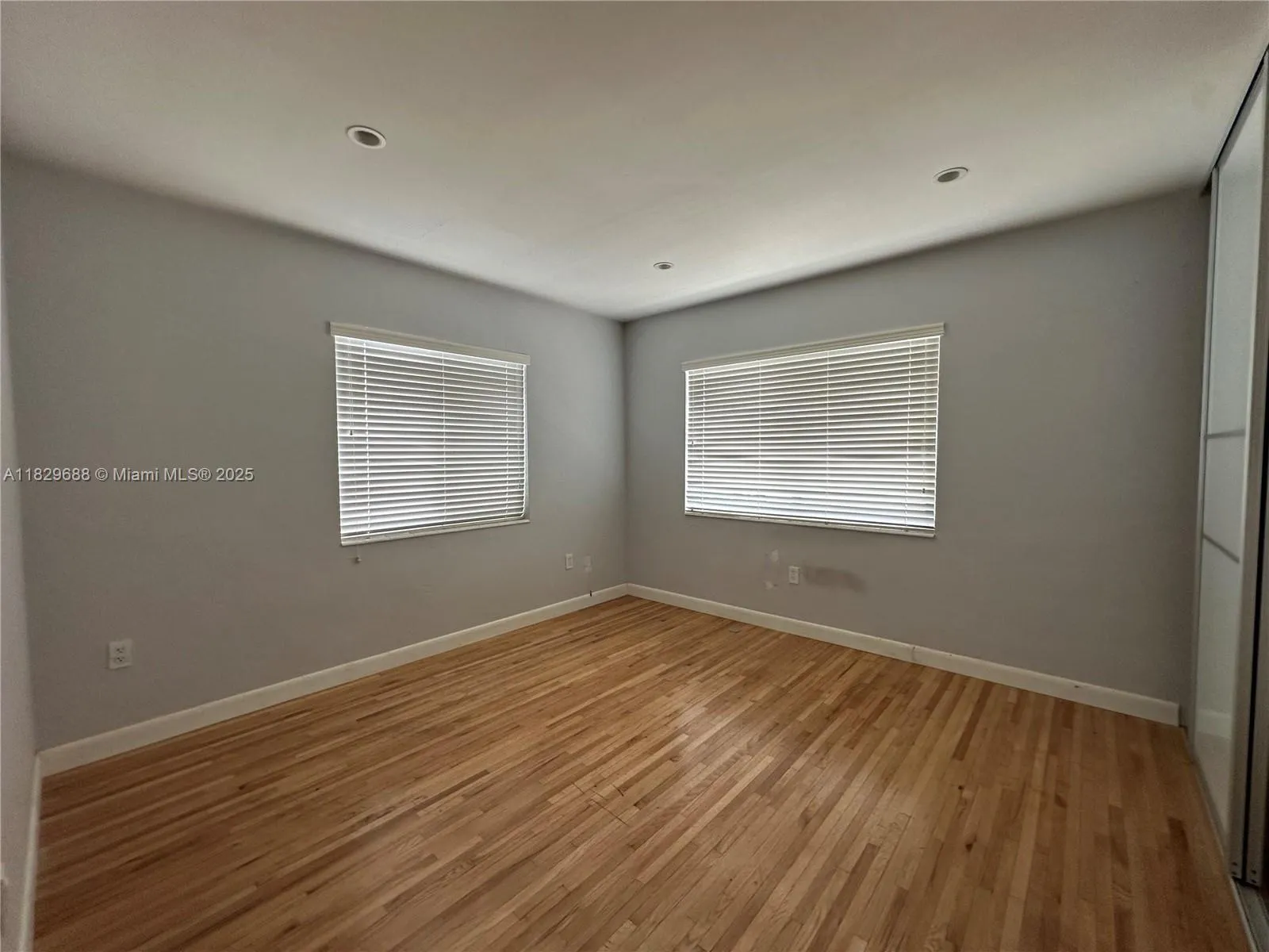 Miami, Florida 33129, United States, 3 Bedrooms Bedrooms, ,2 BathroomsBathrooms,Residential,Active,160702