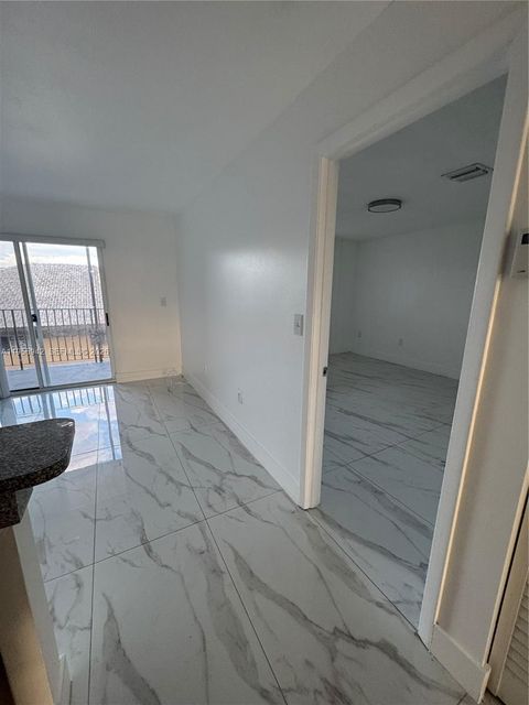 8851 NW 119th St 4404 Hialeah Gardens FL 33018