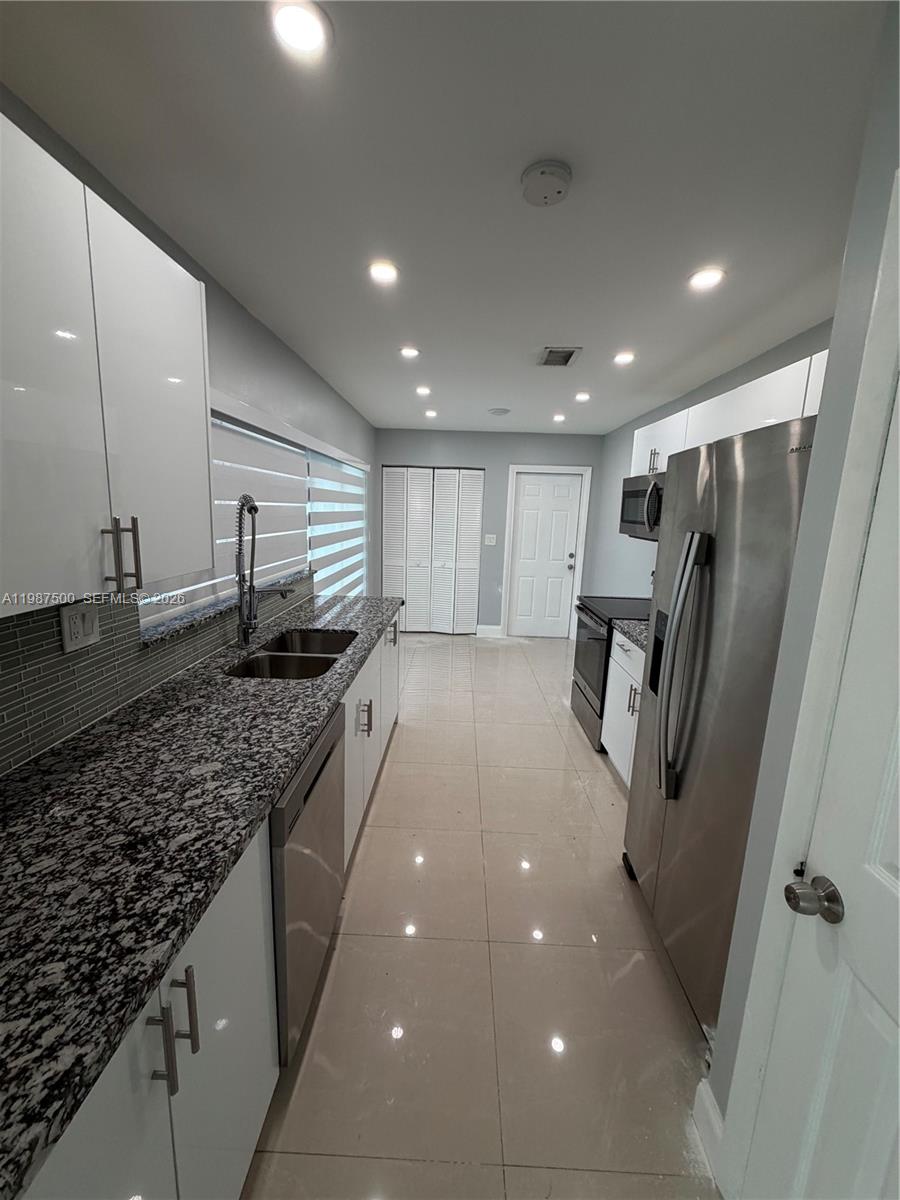 WESTWIND LAKES SEC 2 - Residential