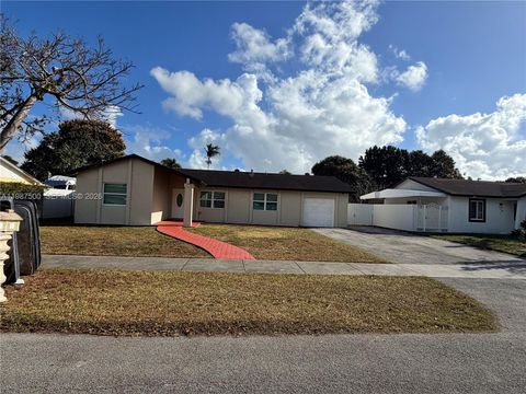 14932 SW 65th Ter Miami FL 33193