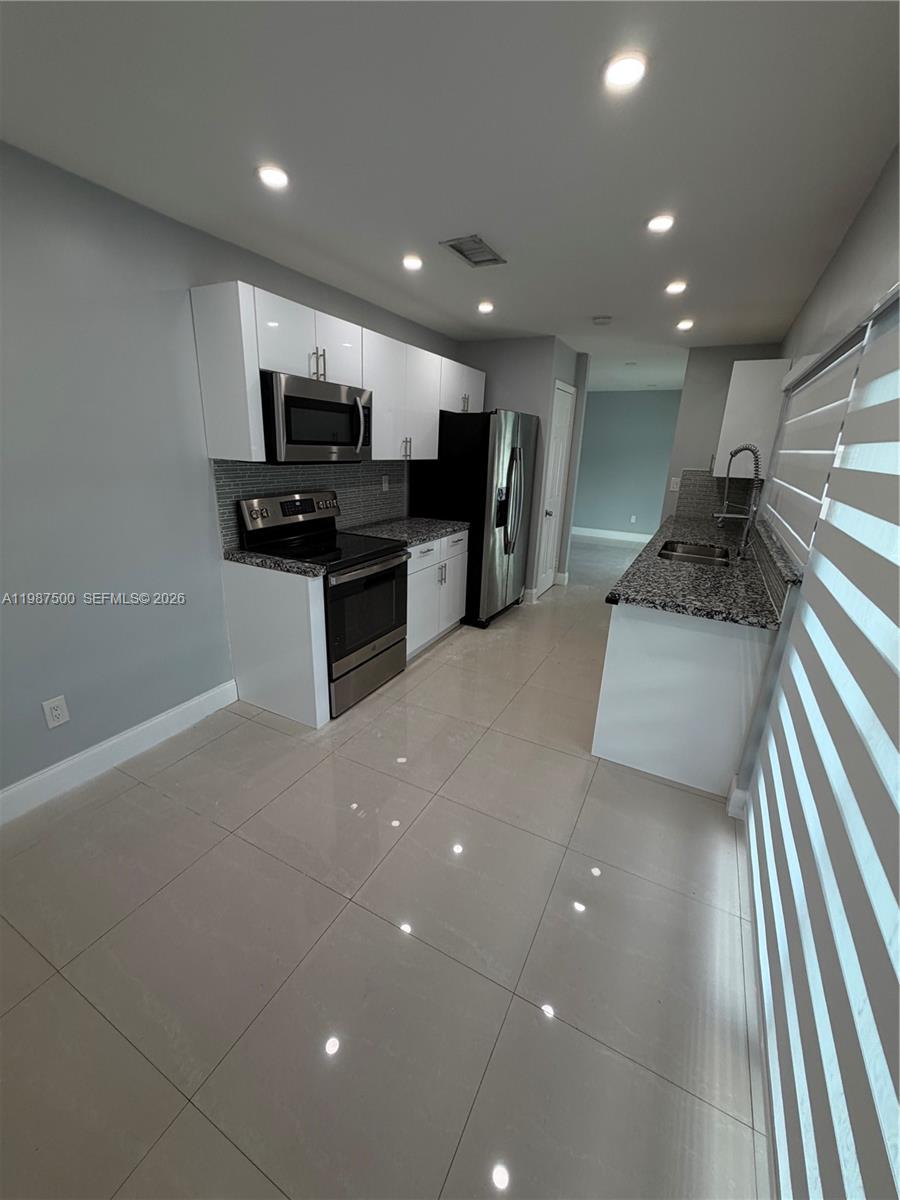 WESTWIND LAKES SEC 2 - Residential