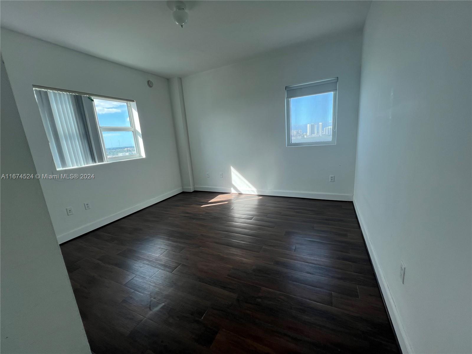 AMAZING SOLE MIA AREA, 2 BEDROOMS 2 BATHROOMS PLUS OPEN DEN, HIGH RISE CONDO WITH A BEAUTIFUL VIEW TO THE BAY AND OCEAN, OPEN KITCHEN WITH GRANIT COUNTER TOPS, STAINLESS STEEL APPLIANCES , LAUNDRY ROOM WITH WASHER AND DRIYER INSIDE THE UNIT, THE RENT INCLUDES HI SPEED INTERNET , USA AND LOCAN LAND LINE CALLS, WATER, TRASH, SECURITY 24 HRS . BIG GYM , TENNIS COURTS, PLAYROOM, POOL, SUNNY ISLES , CLOSE TO UNIVERSITY (FIU) HIGH, MIDDLE AND ELEMENTARY SCOOL JUST MINUTES AWAY FROM THE BEACH !!! TARGET, COSTCO PUBLIX, RESTAURANTS AND MUCH MORE !! EZ TO SHOW TEXT ME