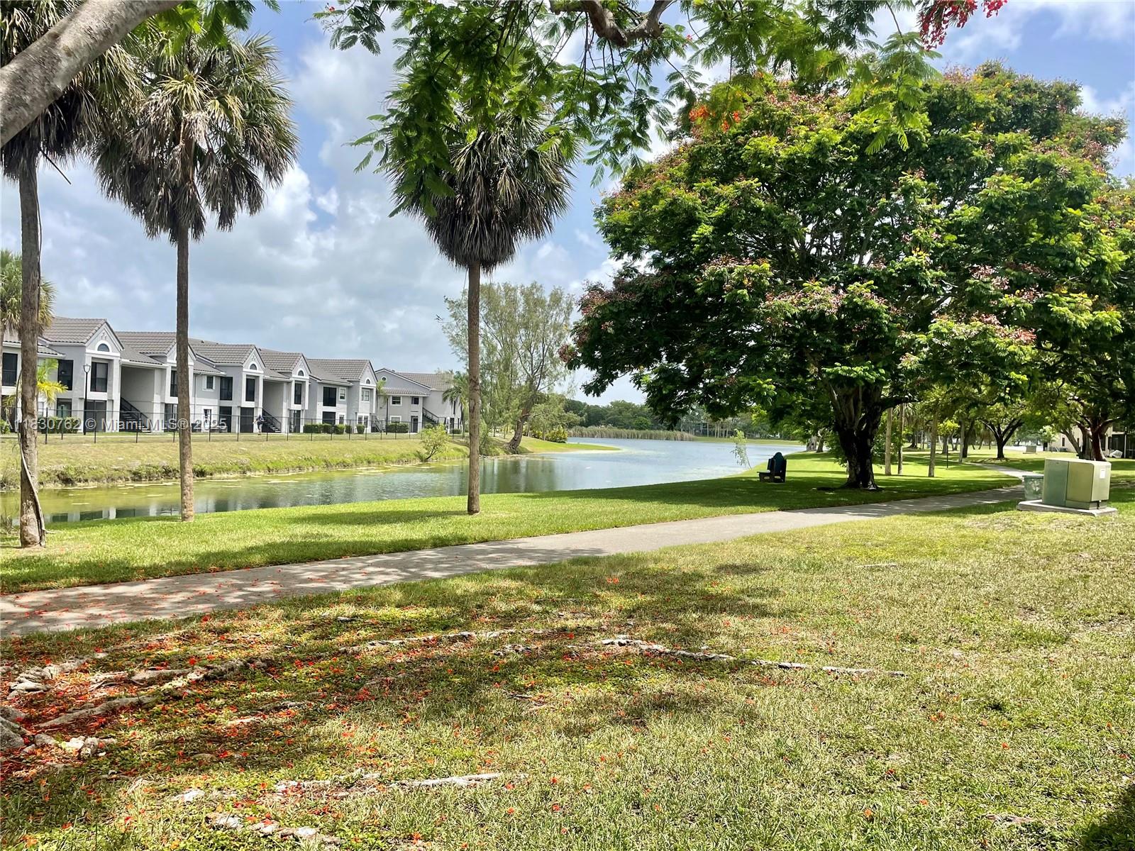 HERON AT THE HAMMOCKS CON - Residential