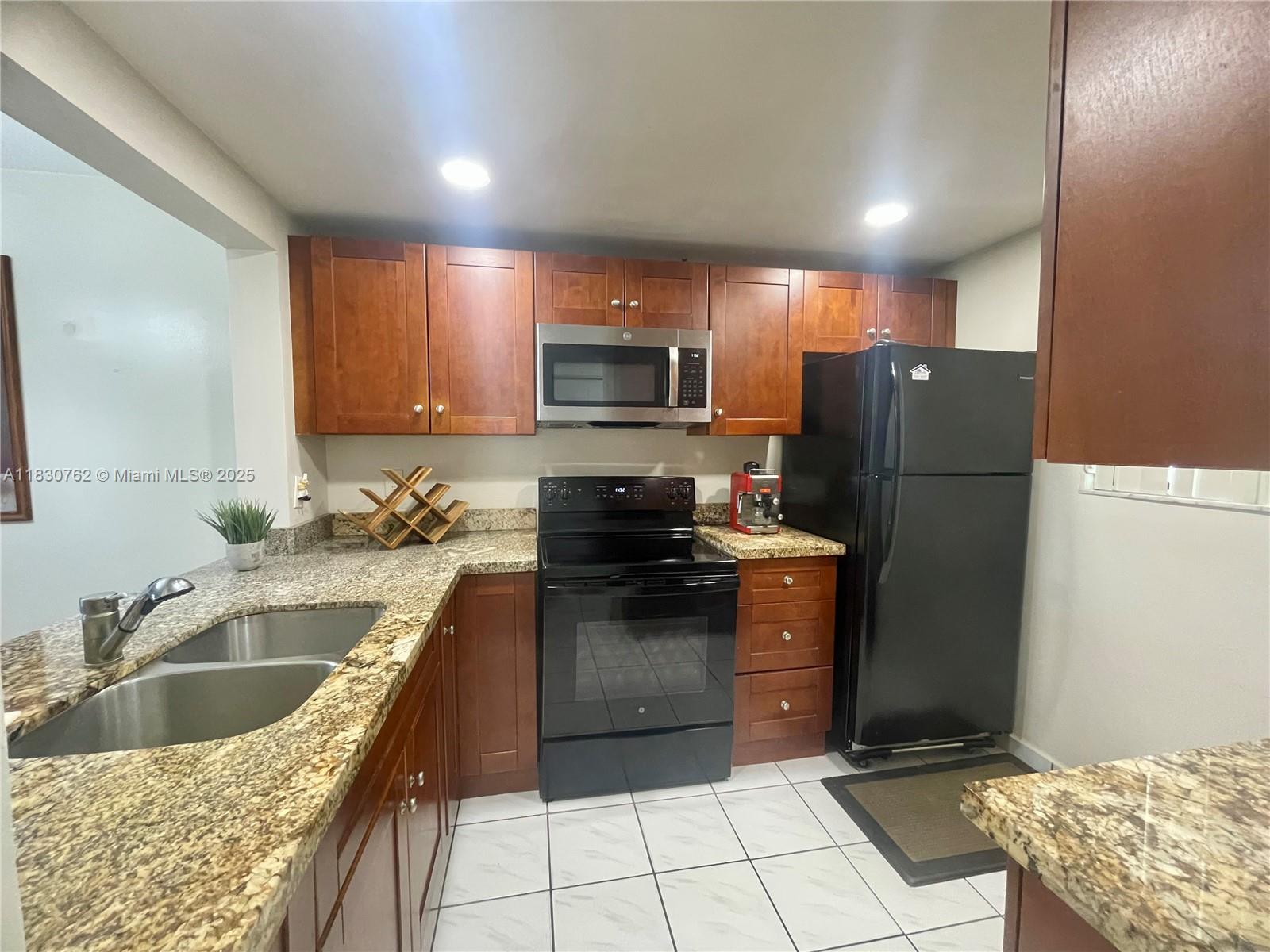 HERON AT THE HAMMOCKS CON - Residential