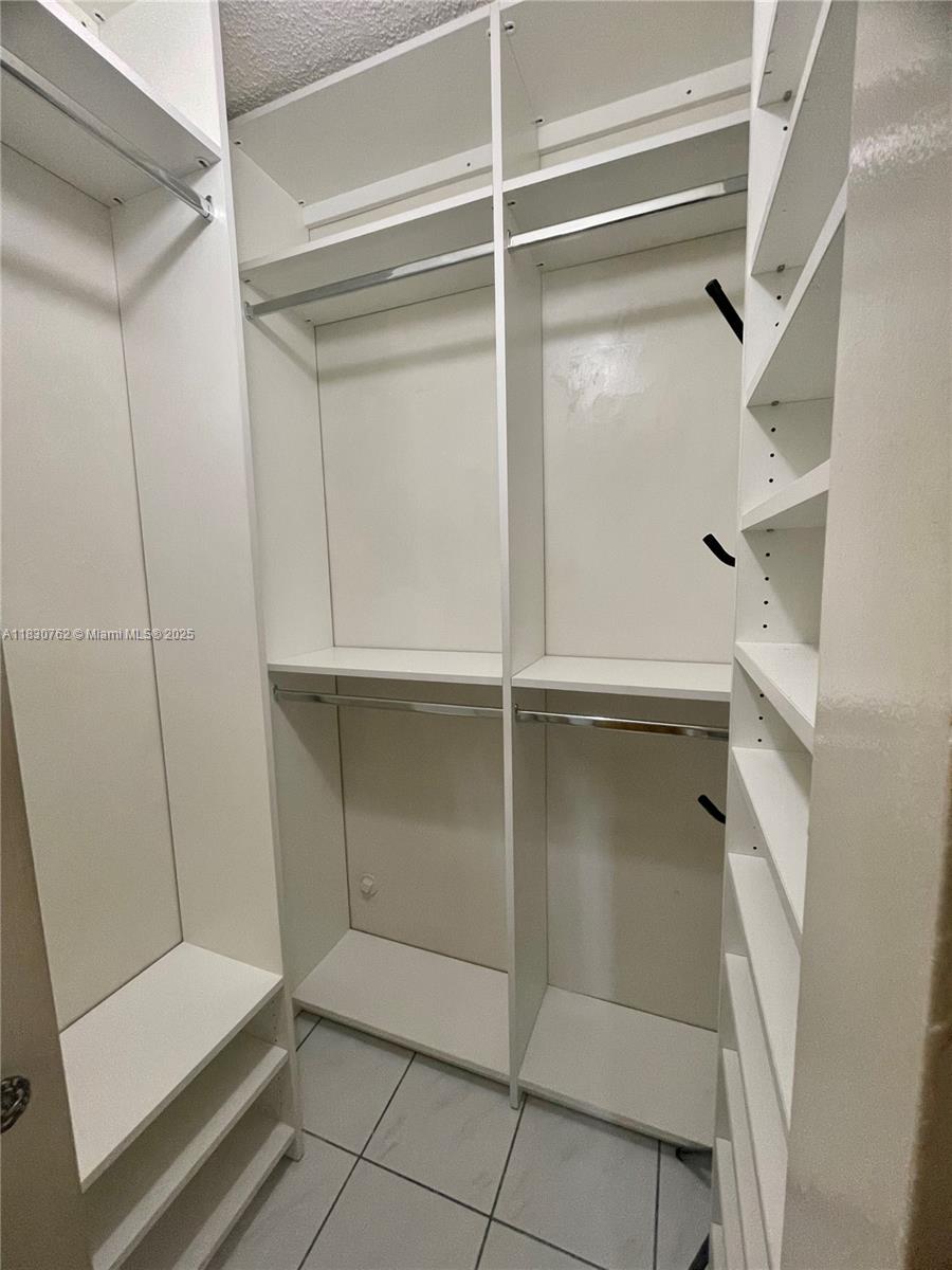 HERON AT THE HAMMOCKS CON - Residential