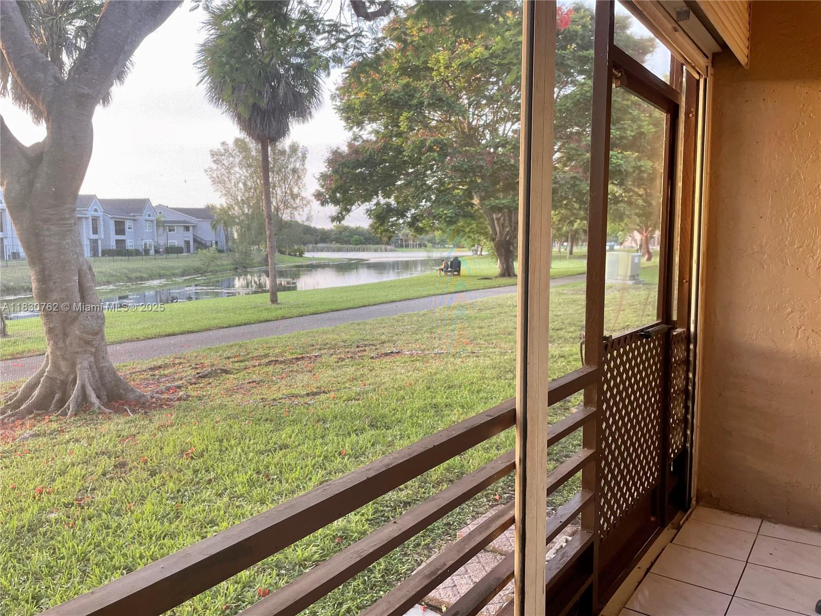 HERON AT THE HAMMOCKS CON - Residential