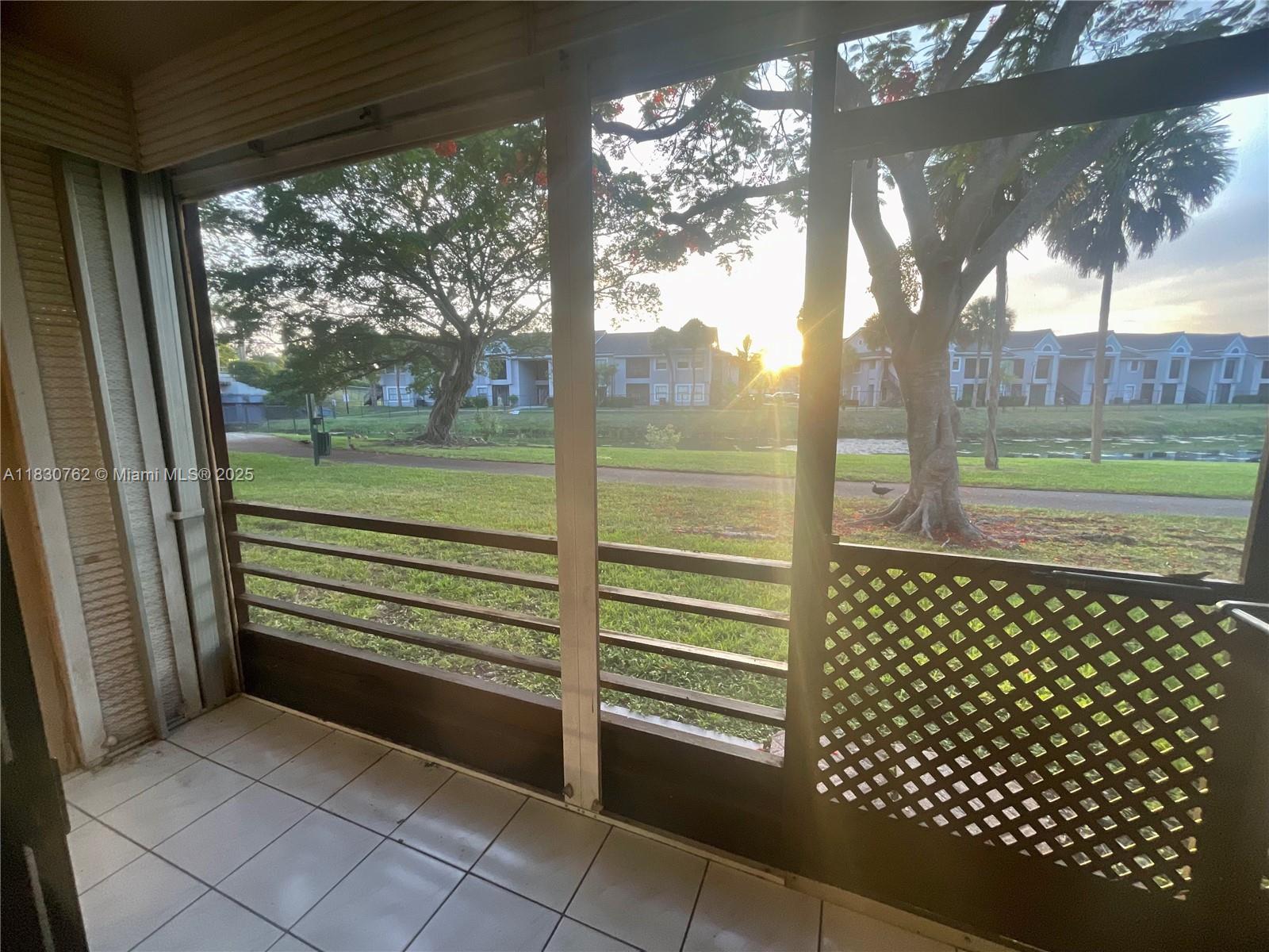 HERON AT THE HAMMOCKS CON - Residential