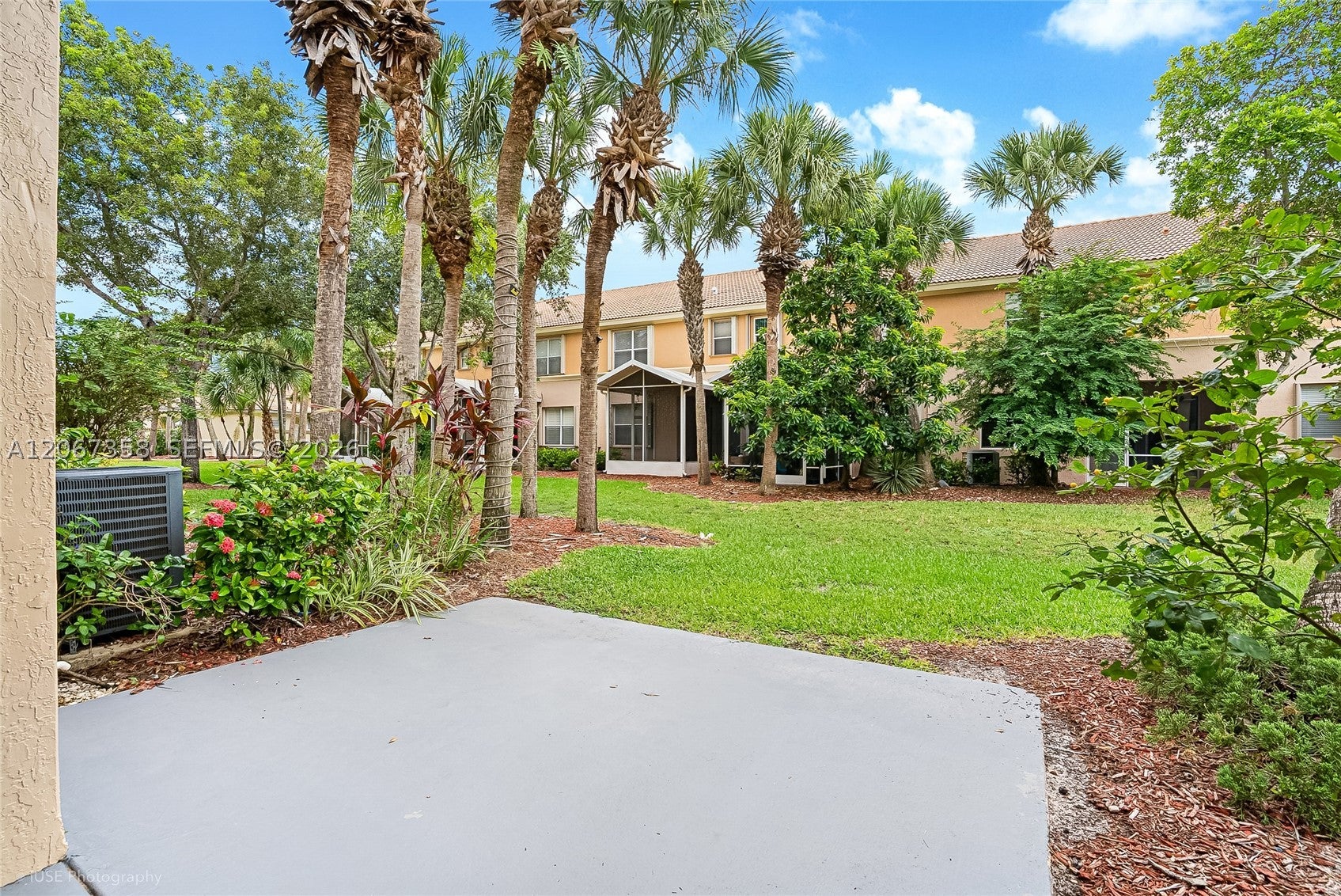 112 Wakulla Springs Way