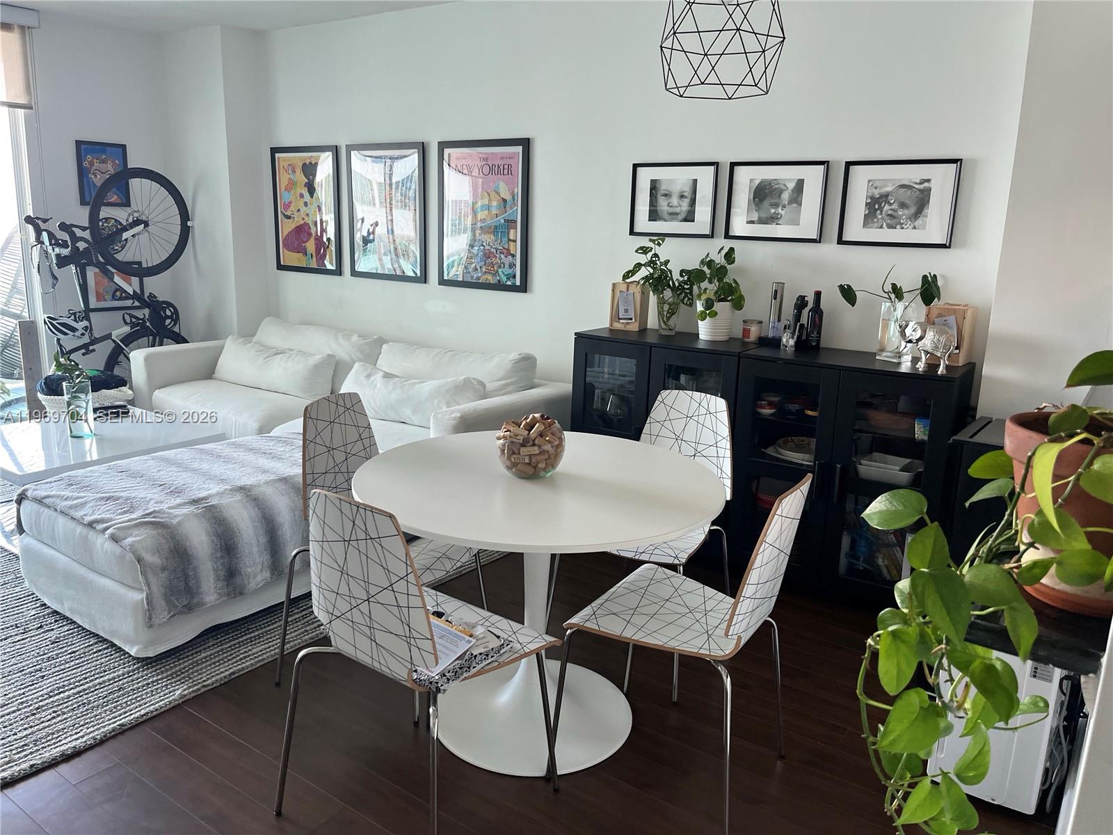 1800 CLUB CONDO - Residential Lease