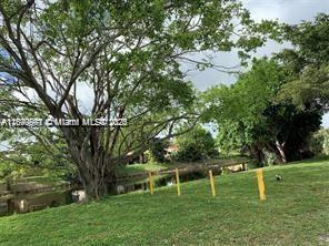 NEWPORT AT LAUDERHILL CON - Residential