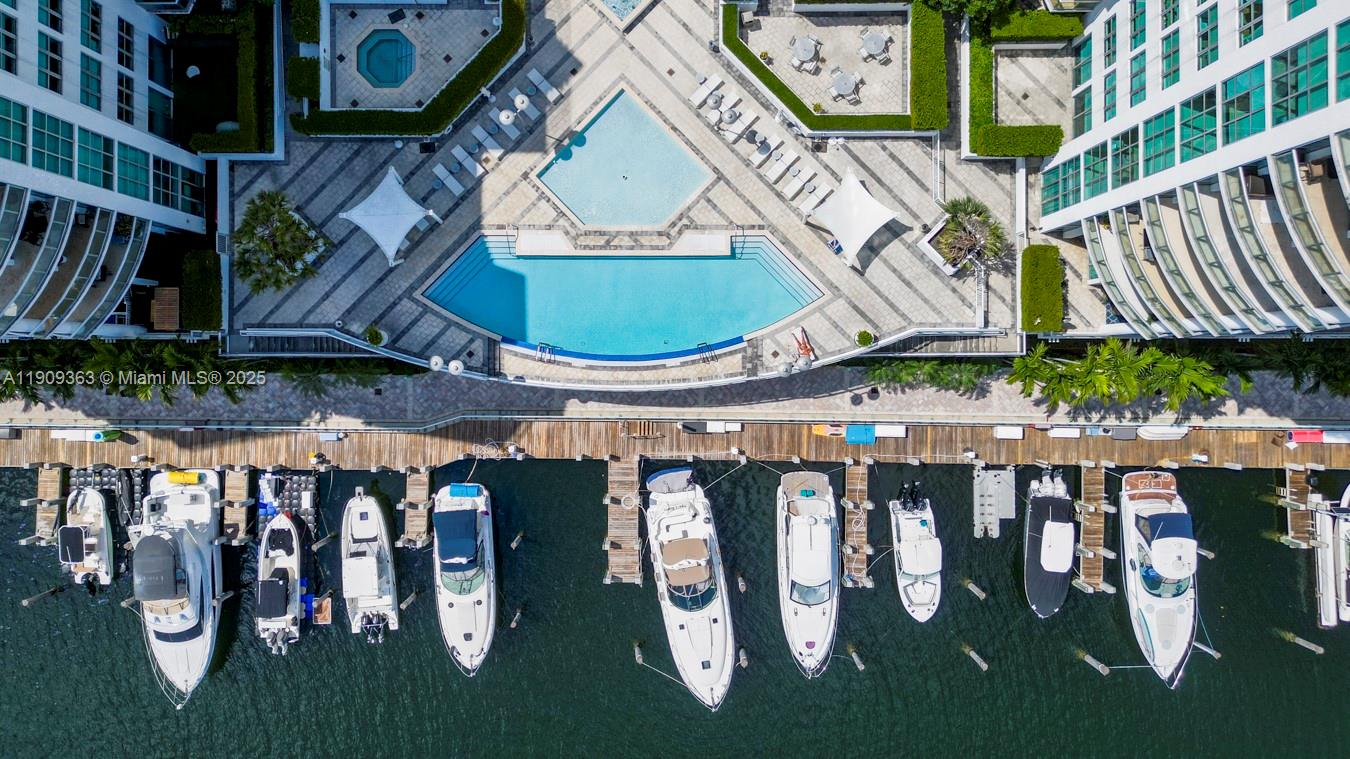 THE ATRIUM AT AVENTURA - Residential