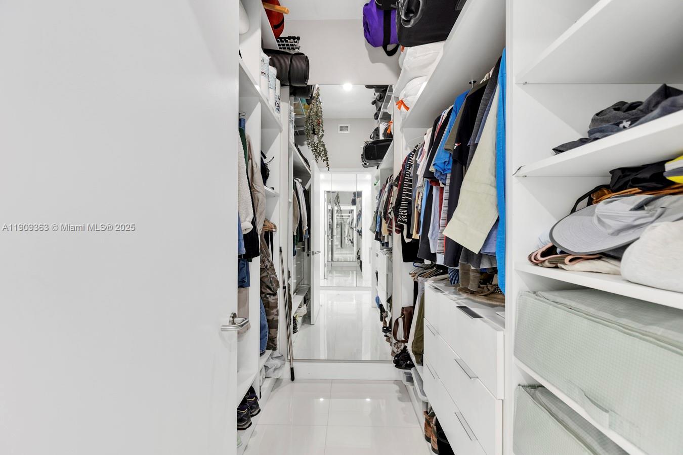 THE ATRIUM AT AVENTURA - Residential