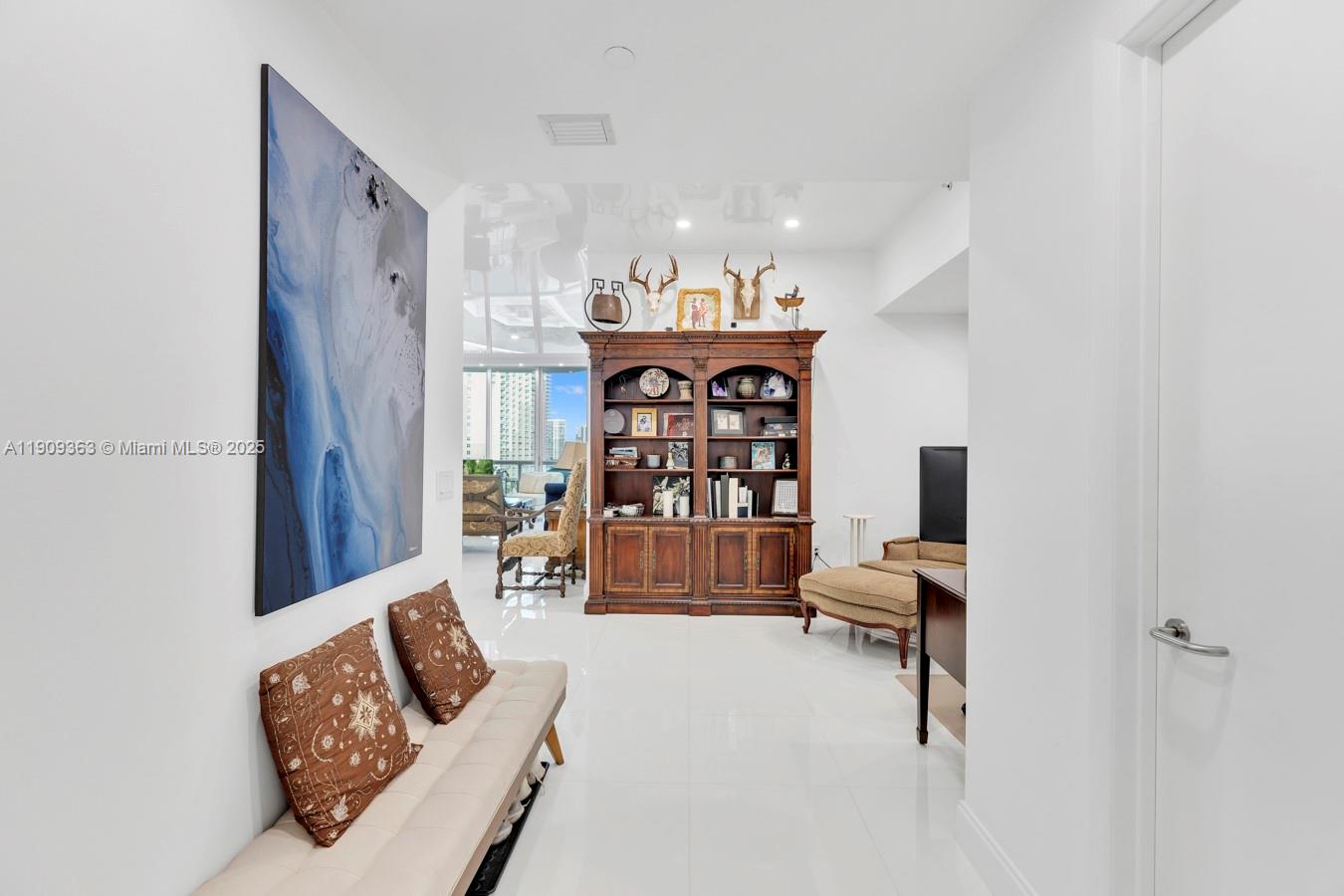 THE ATRIUM AT AVENTURA - Residential