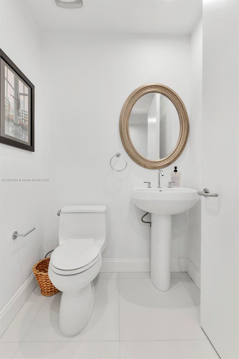 THE ATRIUM AT AVENTURA - Residential