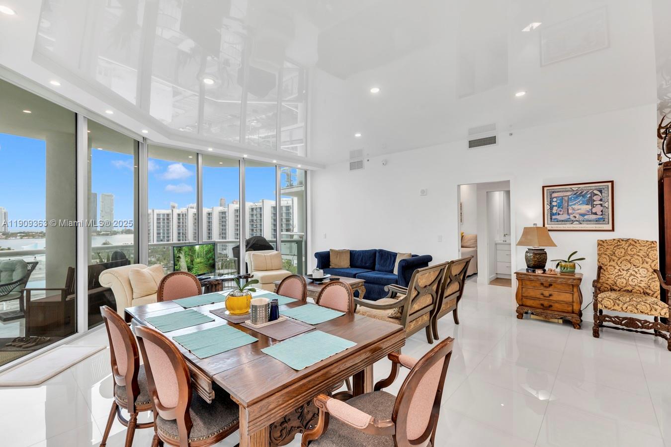 THE ATRIUM AT AVENTURA - Residential