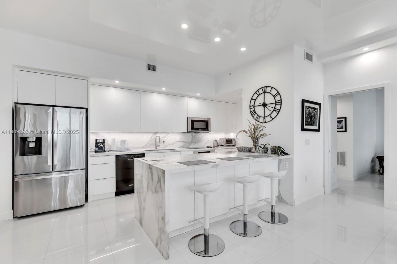 THE ATRIUM AT AVENTURA - Residential