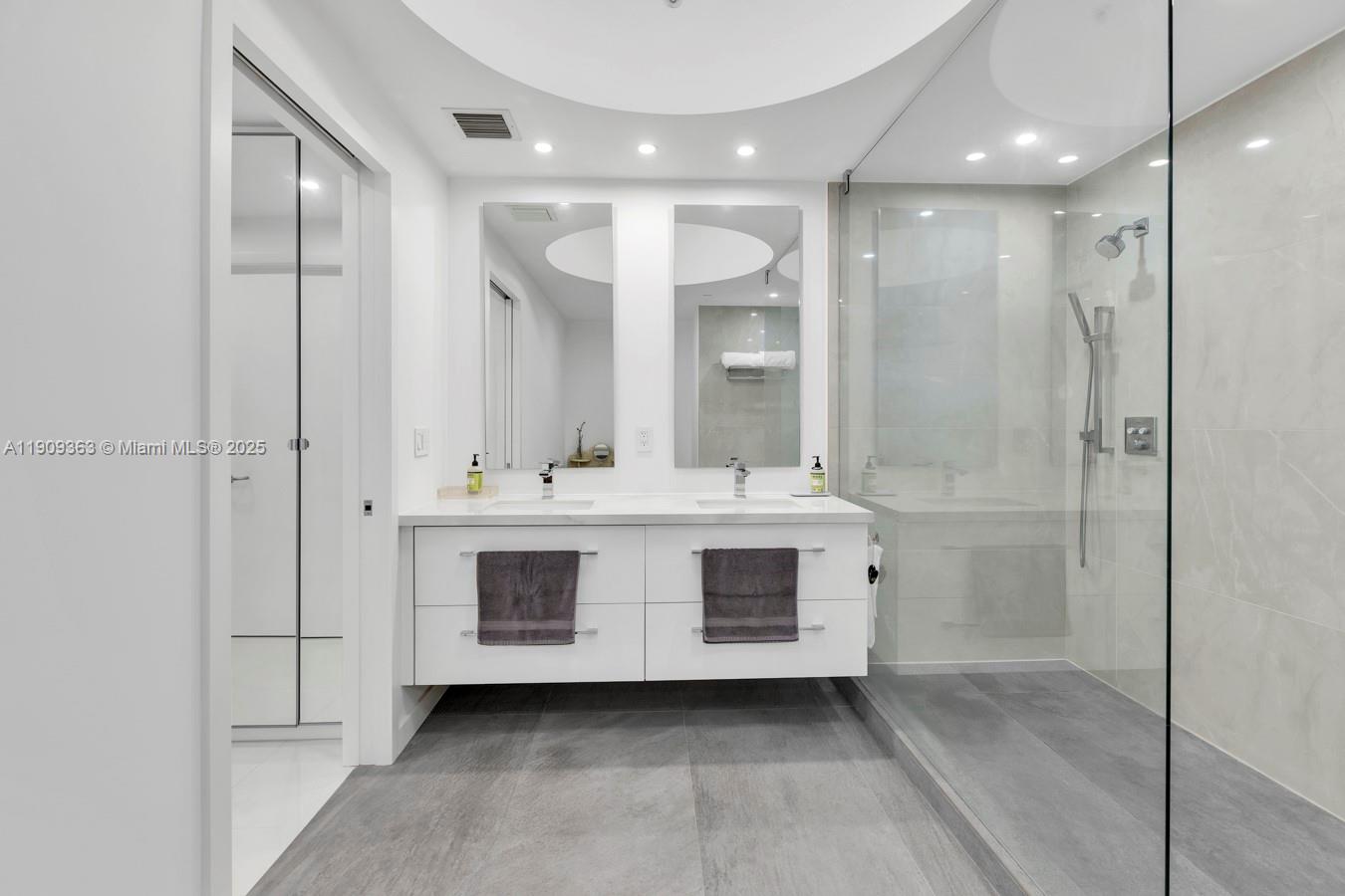 THE ATRIUM AT AVENTURA - Residential