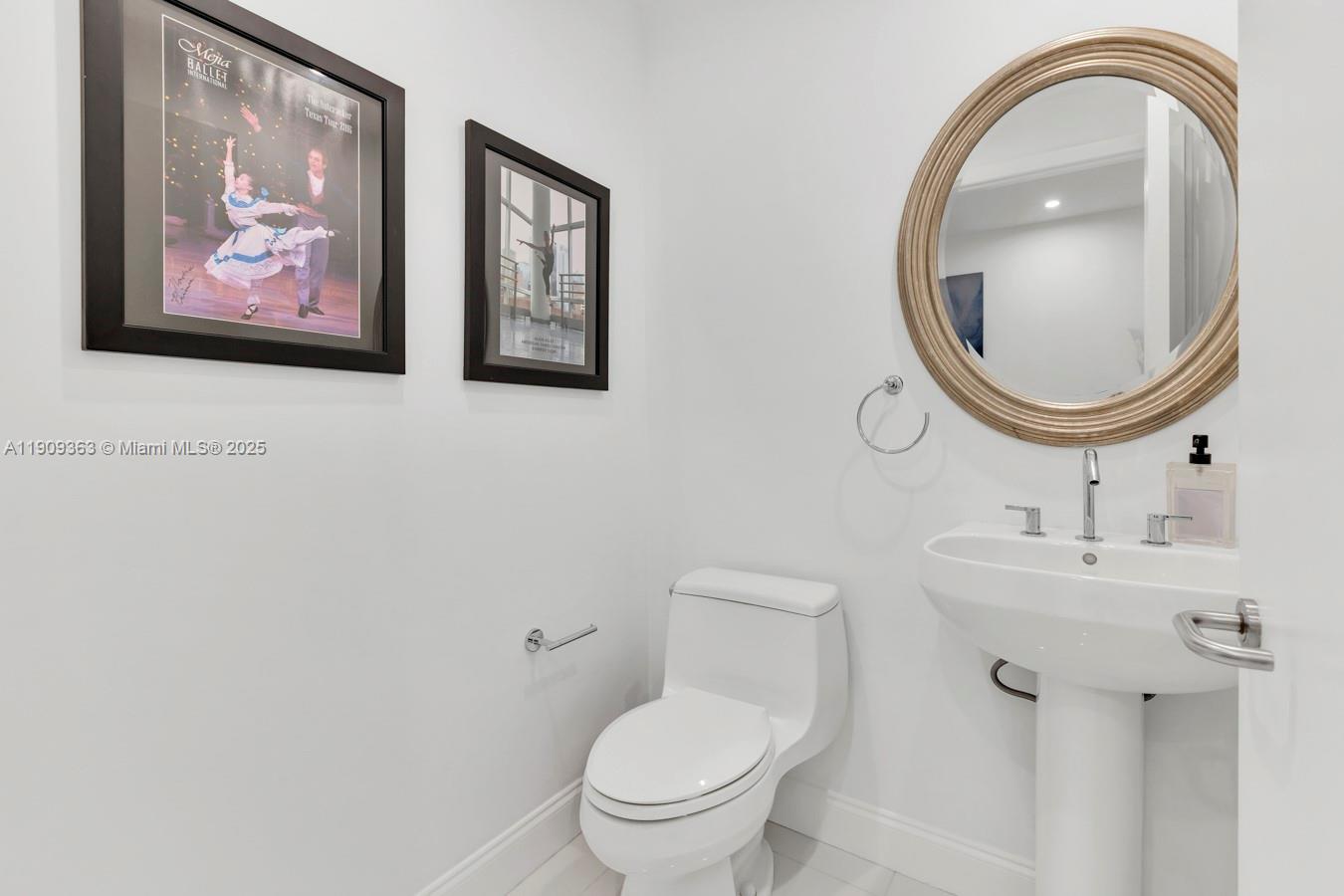 THE ATRIUM AT AVENTURA - Residential