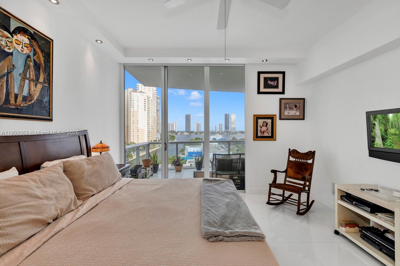 THE ATRIUM AT AVENTURA - Residential