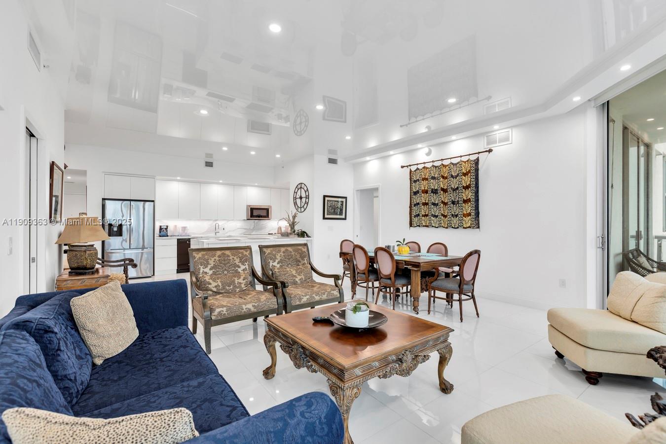 THE ATRIUM AT AVENTURA - Residential