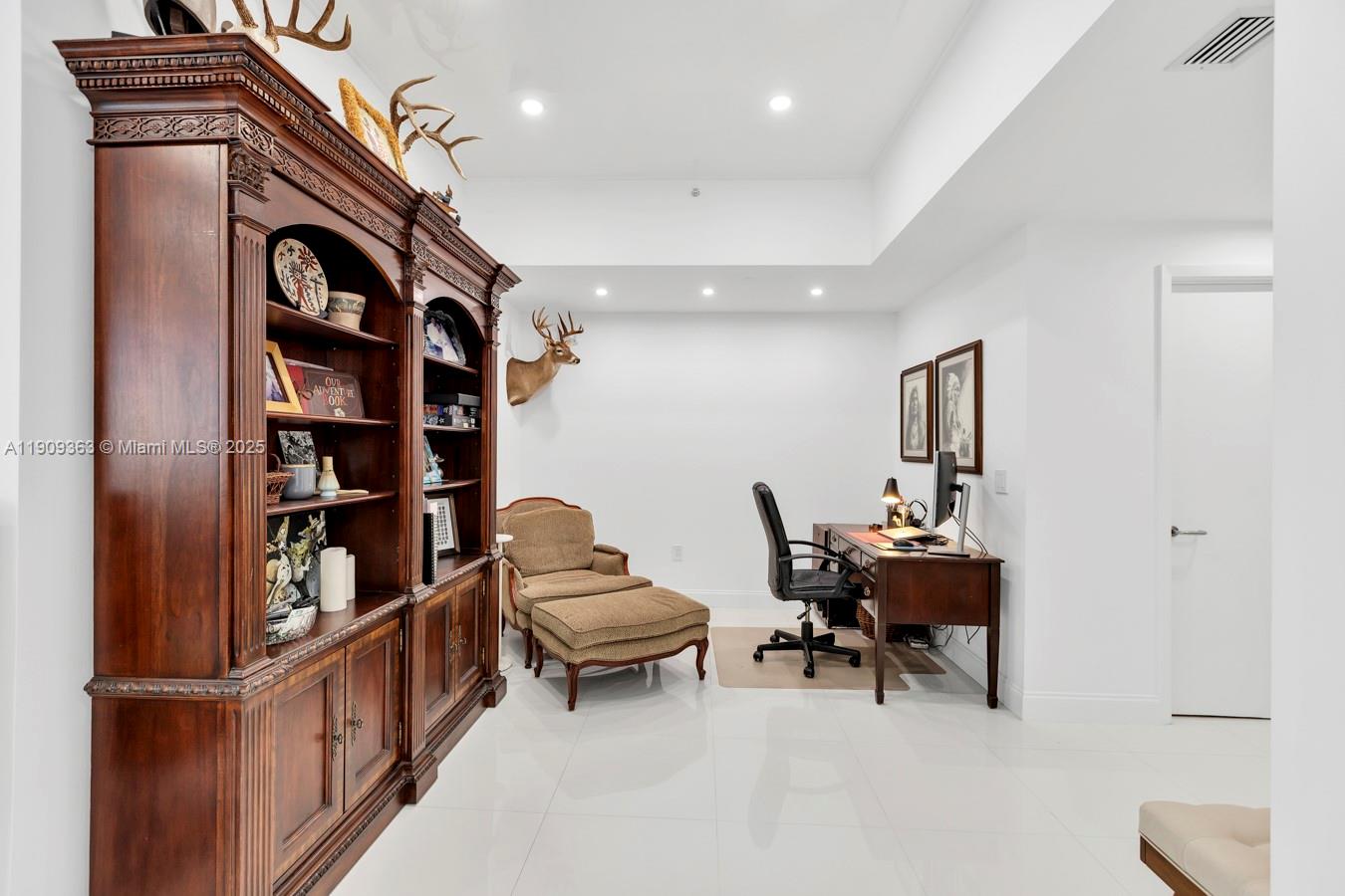 THE ATRIUM AT AVENTURA - Residential