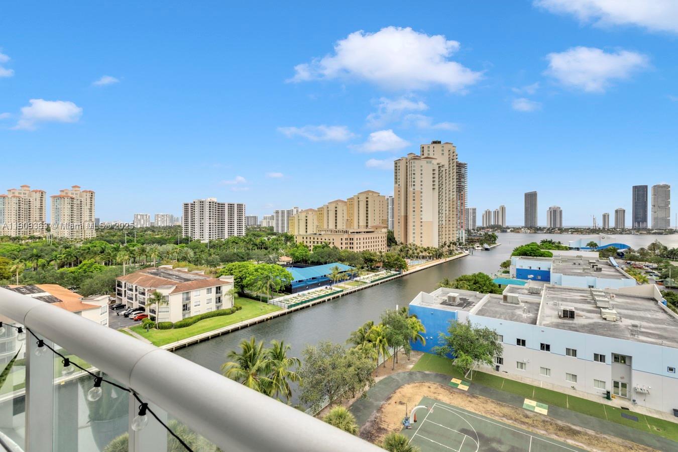THE ATRIUM AT AVENTURA - Residential