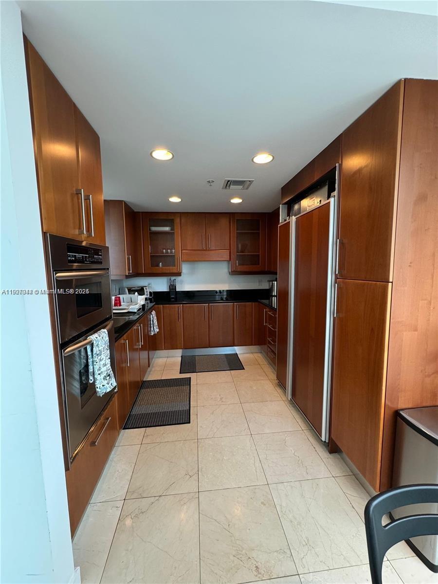 THE PARC AT TURNBERRY ISL - Residential Lease